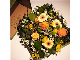 Symbolfoto - Für Ihren Wellnessgarten - Stimmungsvolle Blumenbox in gelb-orange